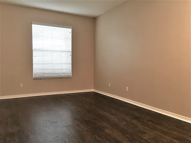 443 Sand Ridge Dr — Photo 8