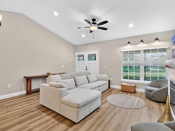 4th image of 9054 Lincoln Rd