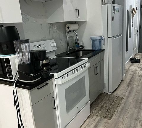 5th image of 627 Main St #207