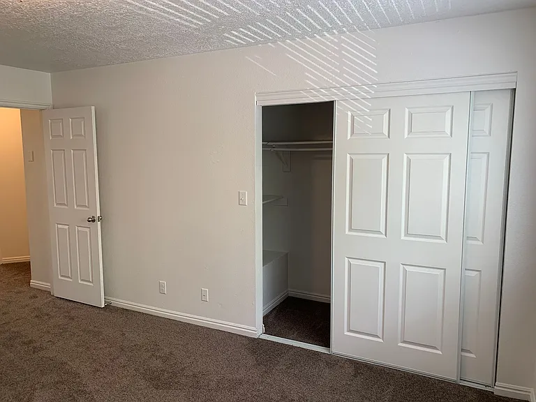 399 W 200 N — Photo 26