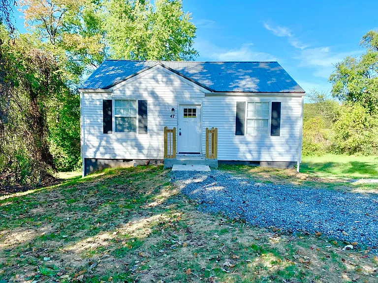 47 Maple St — Photo 1