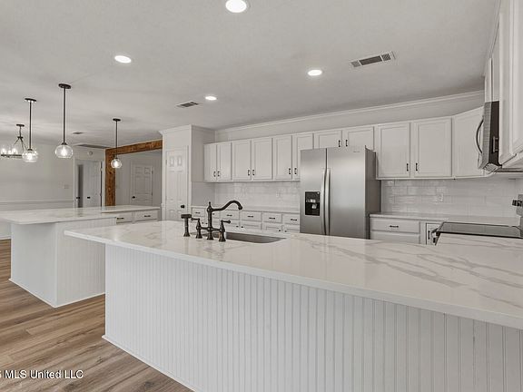 4th image of 1312 Mannsdale Rd #C