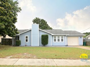 112 Deville Dr, Mary Esther, FL 32569