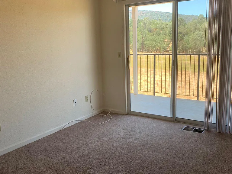 460 Russell Rd — Photo 4
