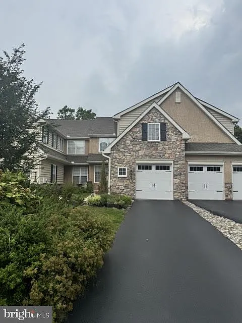 1204 Derry Ln