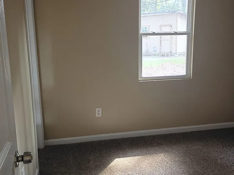 308 Stacie Ct — Photo 18