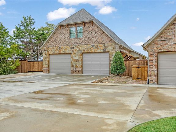 5th image of 3307 Castle Ct