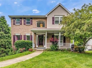 204 Hampshire Dr, Cranberry Township, PA 16066