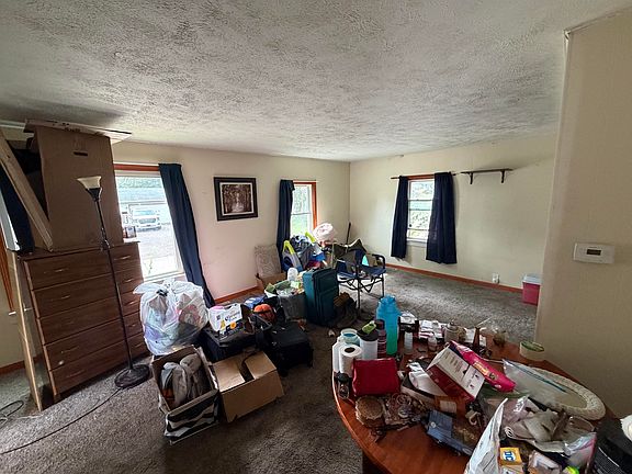 3rd image of 65 Warbler Dr