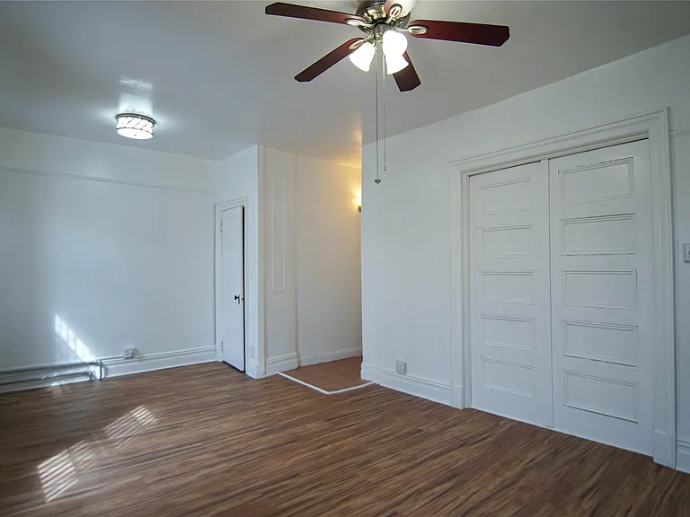 1718 Melville St — Photo 2