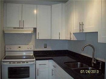5th image of 5050 Bayview Dr APT 18