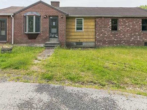 1477 Dunhamtown Brimfield Rd, Brimfield, MA 01010