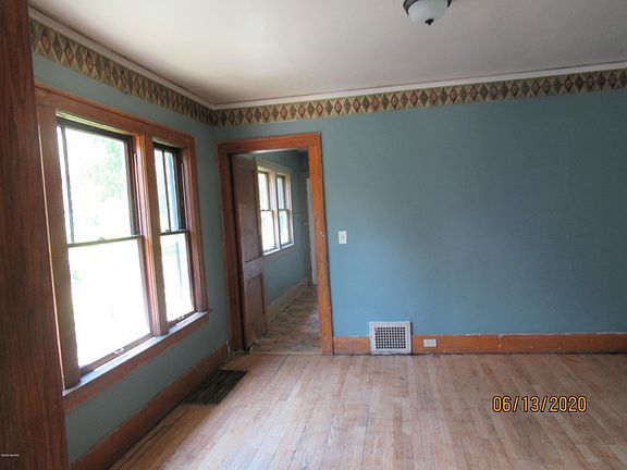 3rd image of 1015 Martin Luther King Jr St SE