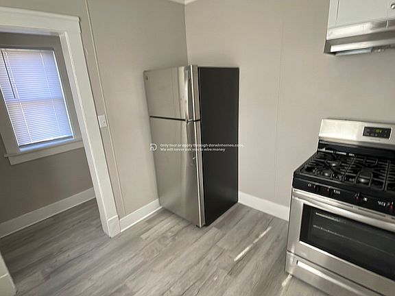 4th image of 2231 N Ellis St