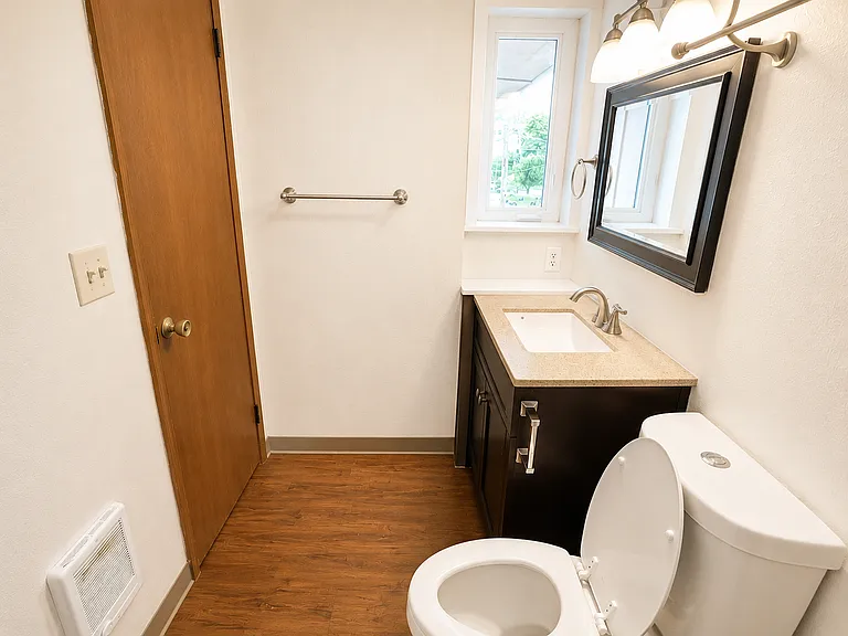 Pl T Washington Street 6-Plex (Glc-001-W) — Photo 18