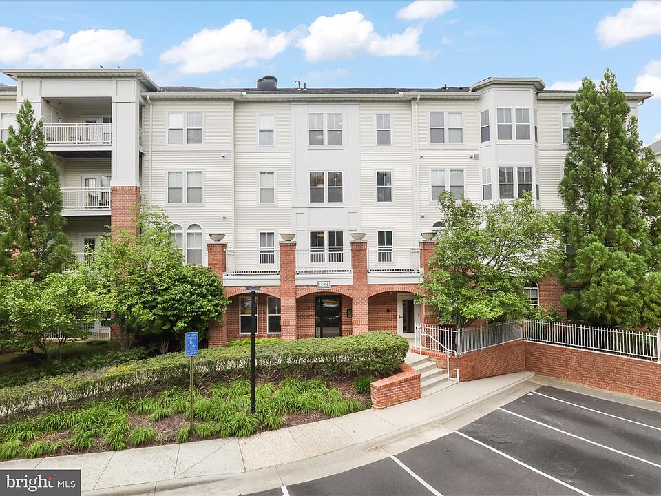 1st image of 2921 Deer Hollow Way Unit 310