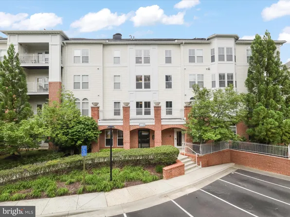 2921 Deer Hollow Way Unit 310, Fairfax, VA 22031