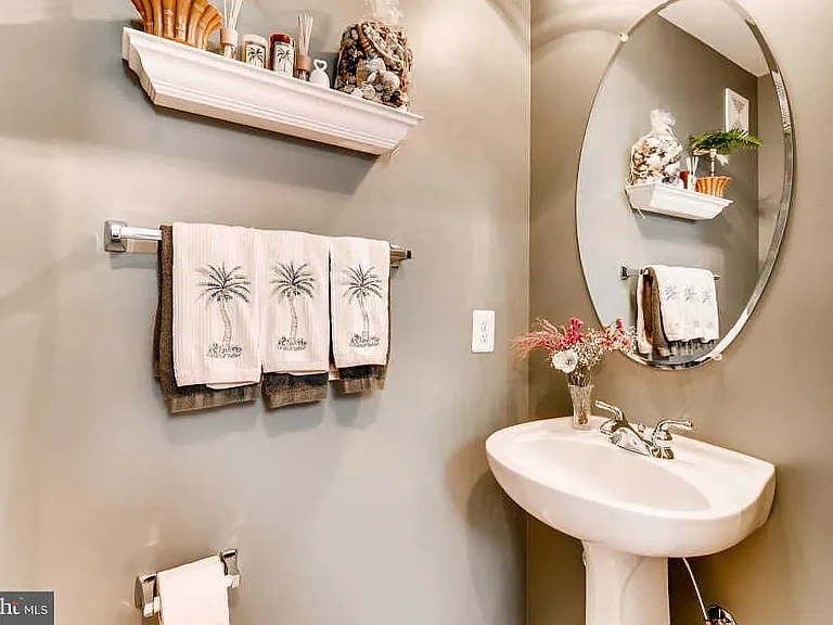 1st Floor 1/2 Bath