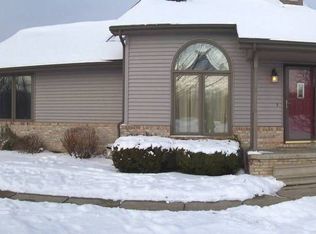 2770 Cedar Valley Dr, Howell, MI 48843