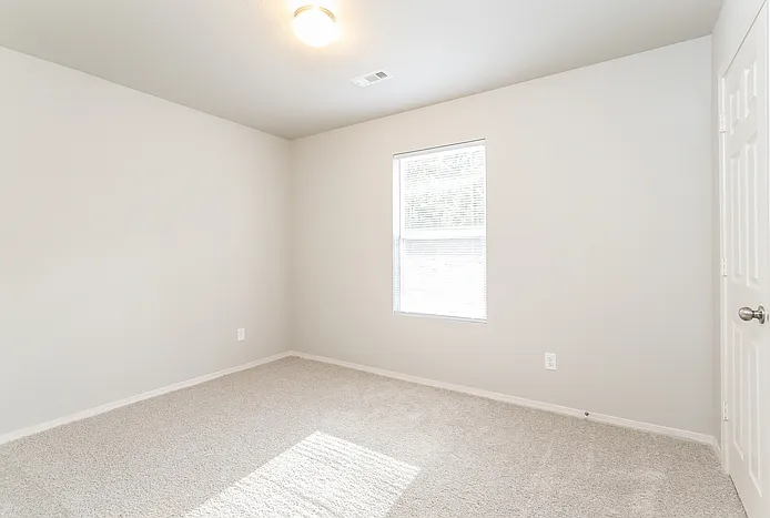 2048 Bentwood Dr — Photo 7