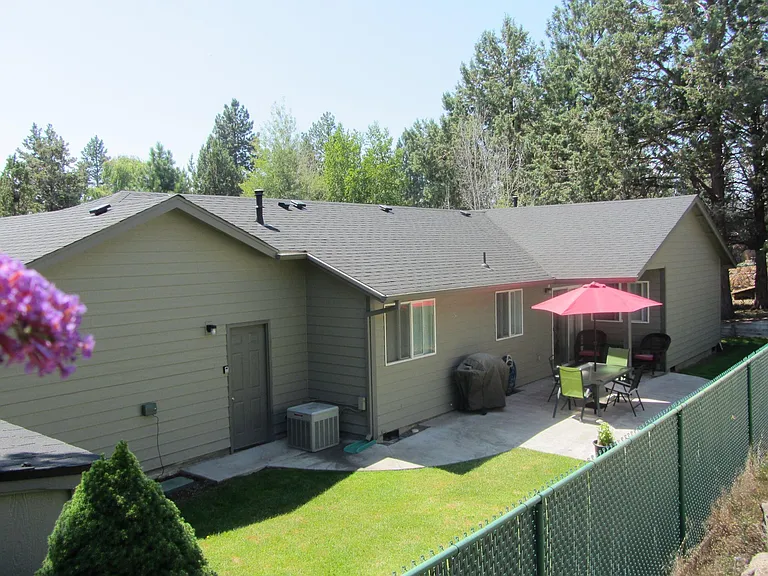 1636 SE Virginia Rd — Photo 3