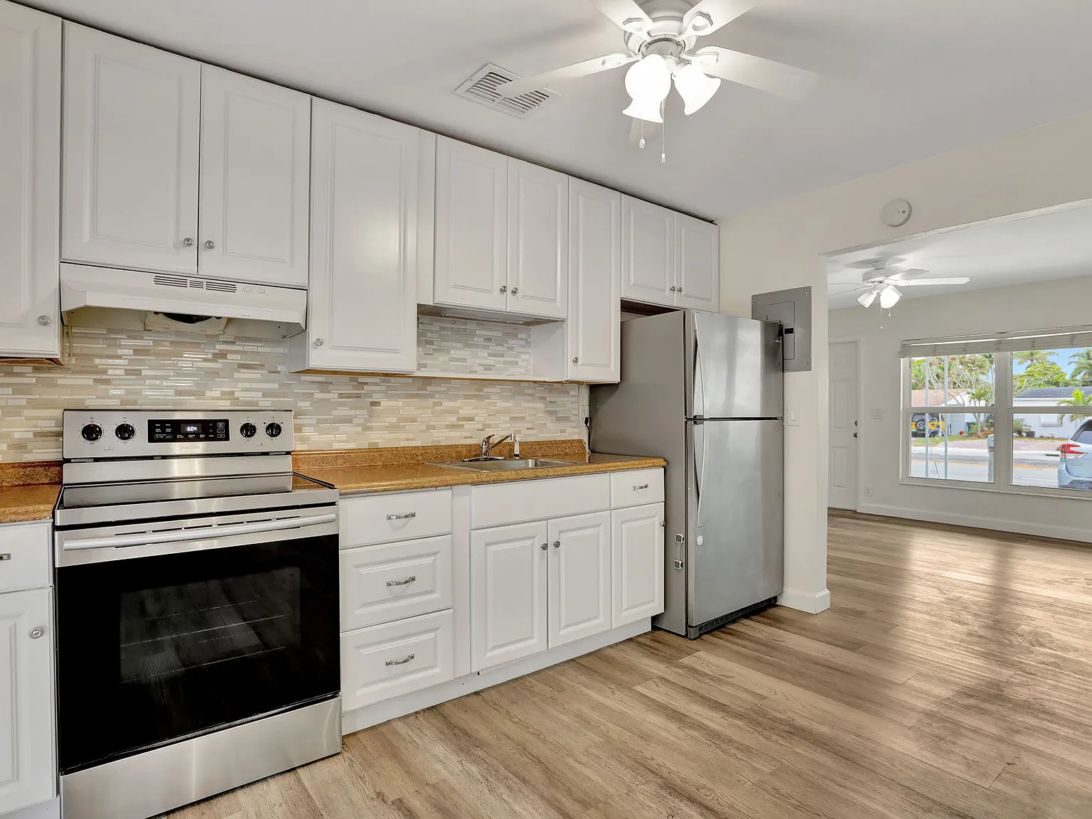 2 bed, 1001 sqft, $2,450 — Photo 4