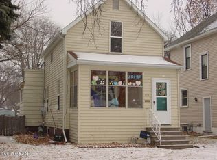 919 Walnut St, Grand Forks, ND 58201