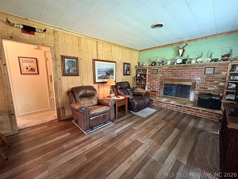 Listing photo 3