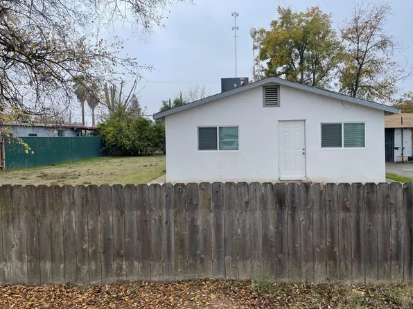 36597 Church Dr, Traver, CA 93673