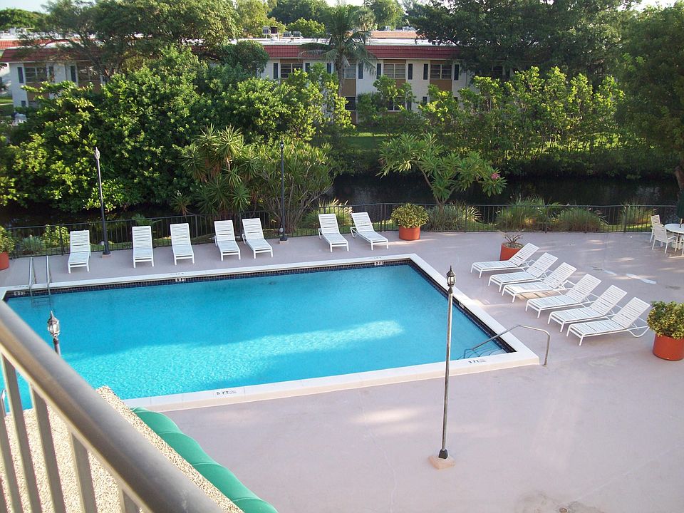 pool view off deck