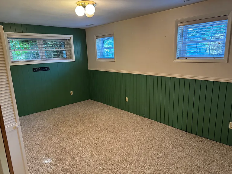 2527 Greenway St — Photo 26