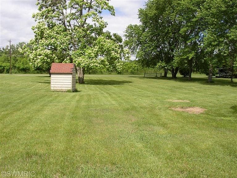 2nd image of 59245 Long Lake Rd
