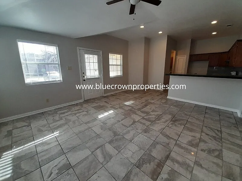 3 bed, 2.0 bath, 1260 sqft, $1,750 — Photo 4