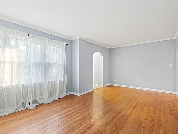 5th image of 5212 W 55th St