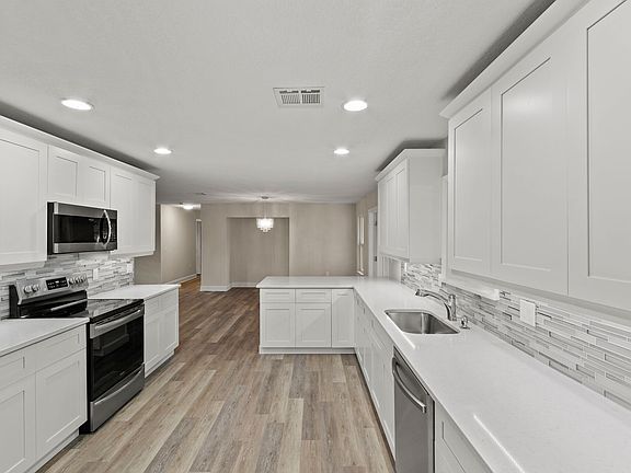 5th image of 1875 Johnson Dr