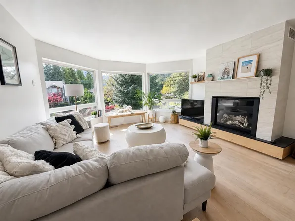 1001 Pomona Way, Squamish, BC V8B 0G1