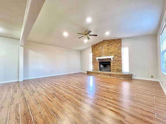 5th image of 713 Lisa Ln