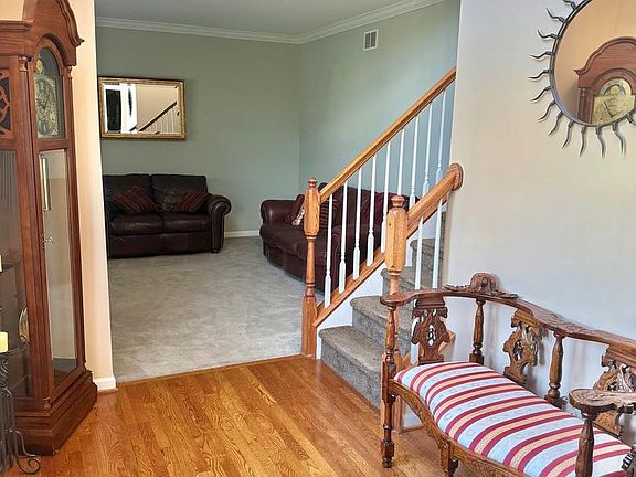 5th image of 121 W Harvest Dr
