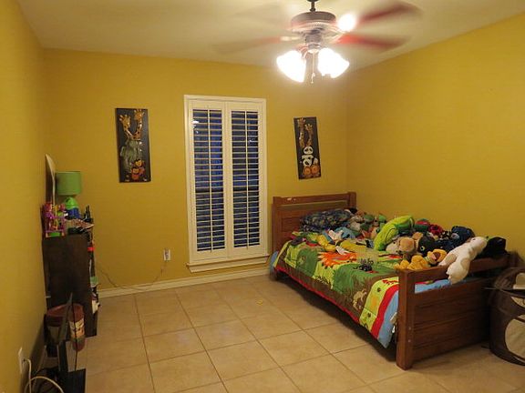 2nd image of 2608 Canterbury Dr