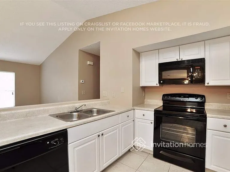 4700 Cortez Way S — Photo 6