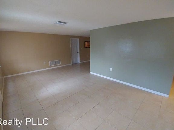 2nd image of 3105 Primrose Dr