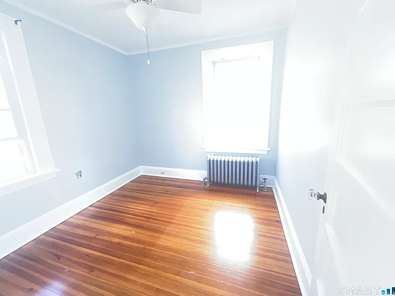 1127 W Broad St — Photo 26