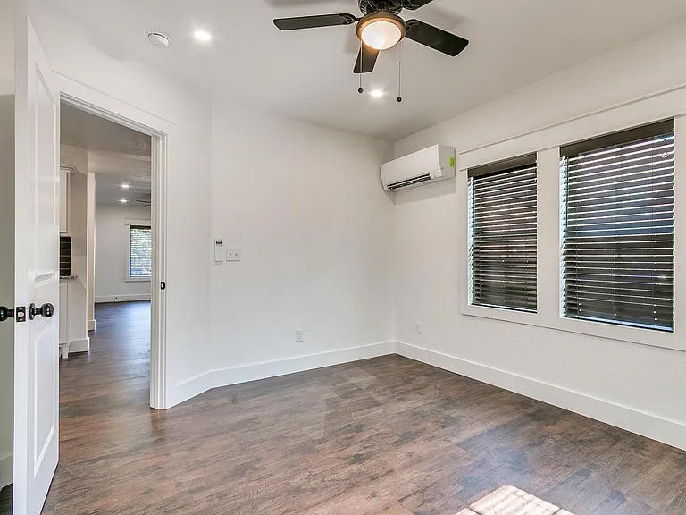 2409 N Robinson Ave #B — Photo 21