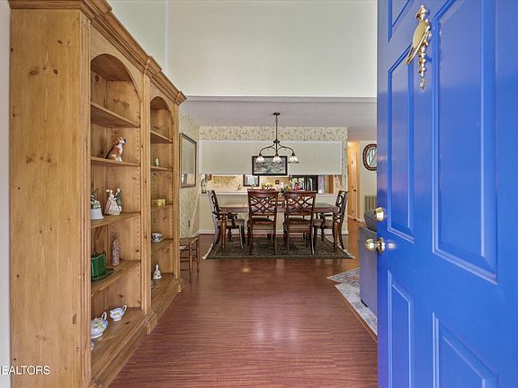 4th image of 155 Hendrix Dr