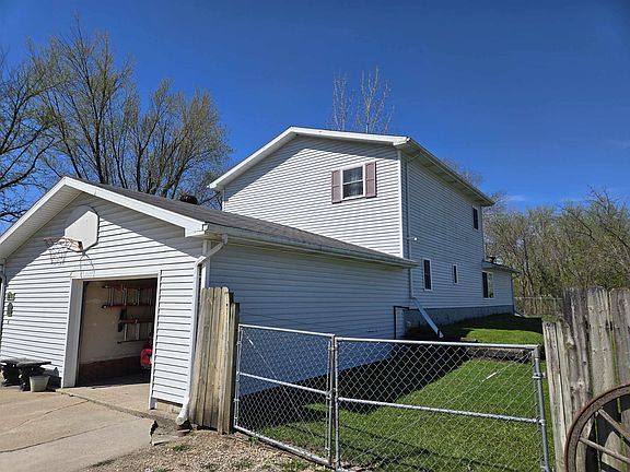 2nd image of 216 Berlin Ave