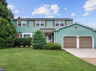 701 Hunters Ln, Mount Laurel, NJ 08054