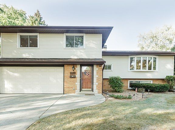 2nd image of 1504 E Emmerson Ln