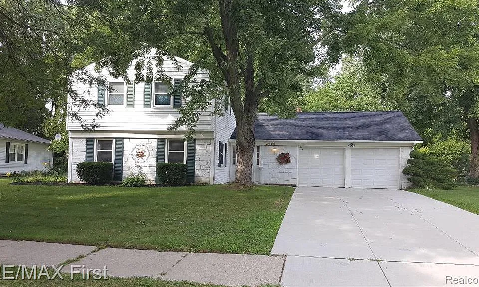 2465 Waltham Dr