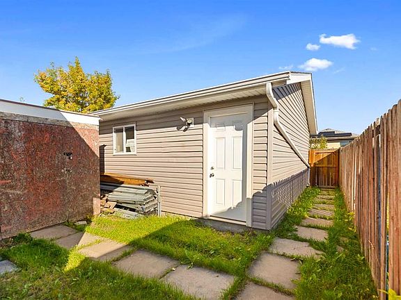 5th image of 64 S Whitworth Way NE