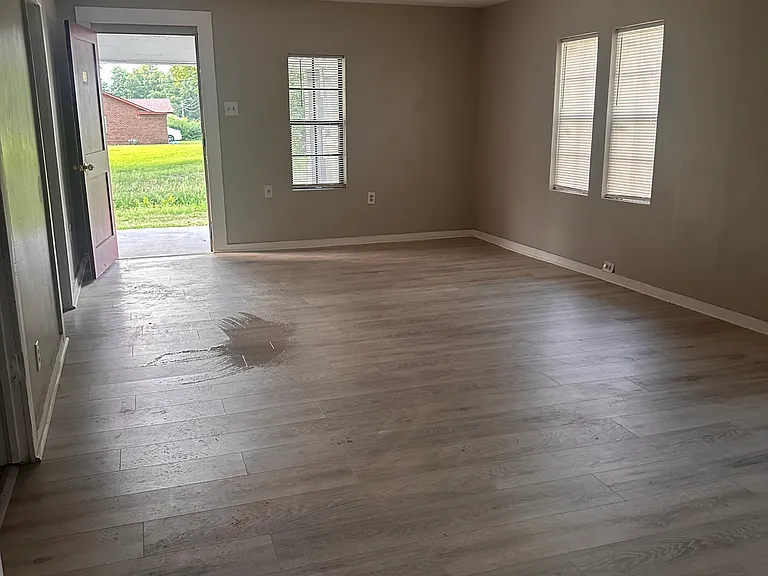 1019 Hill Ave — Photo 11
